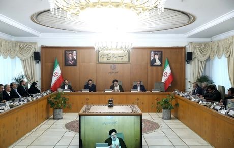 دستور رئیس جمهور برای تسریع در ترخیص کالاهای اساسی تجمیع شده در بنادر