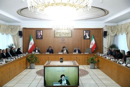 دستور رئیس جمهور برای تسریع در ترخیص کالاهای اساسی تجمیع شده در بنادر