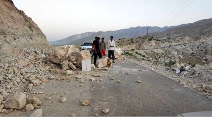 کوه در جاده چالوس ریزش کرد ولی خسارتی نداشت