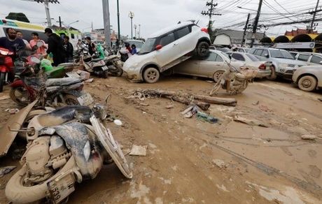 افزایش تلفات سیل سه کشور آسیایی به ۹۰۰ نفر
