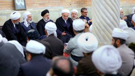 امروز کشور با اتکا به خدا و ظرفیت بی‌نظیر جوانان در مسیر رشد قرار دارد