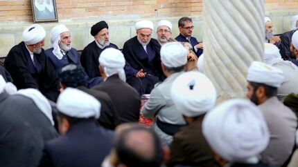 امروز کشور با اتکا به خدا و ظرفیت بی‌نظیر جوانان در مسیر رشد قرار دارد