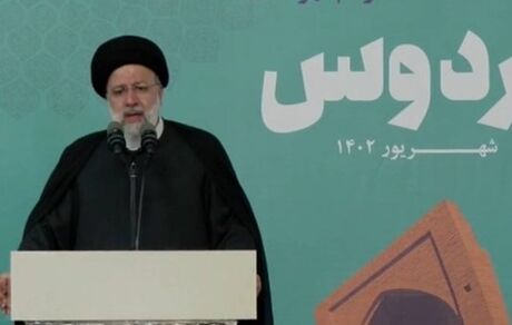 مستکبران برخلاف ادعاهای خود و گسترش ابزار ارتباطات، اجازه تفکر آزاد را به افراد نمی‌دهند