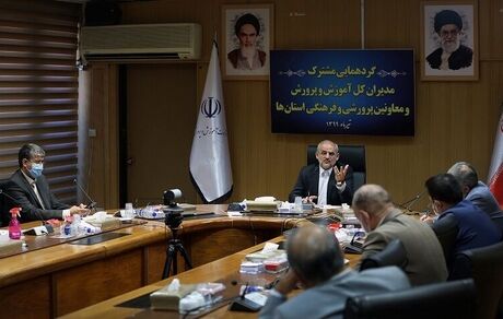 حاجی میرزایی:به دانش آموزان روحیه هویت، پرسشگری و آزاد اندیشی را تزریق کنیم