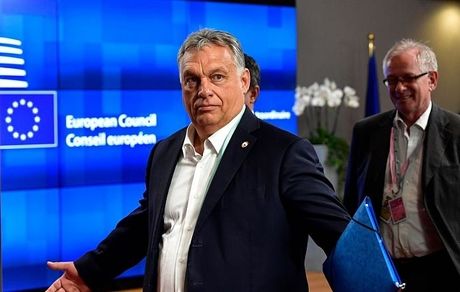 دولت مجارستان، پخش شبکه رادیویی منتقد را متوقف می‌کند!