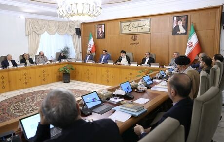 رئیسی: با اقدامات در حال انجام در آینده نزدیک مشکلات تامین برق خانگی و صنعتی رفع خواهد شد