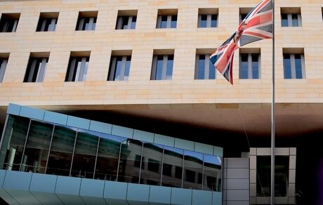 یک محافظ سفارت انگلیس به جاسوسی برای روسیه متهم شد