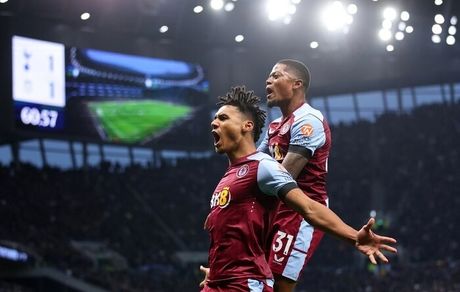 تاتنهام به آستون‌ویلا باخت و چهارمی را از دست داد