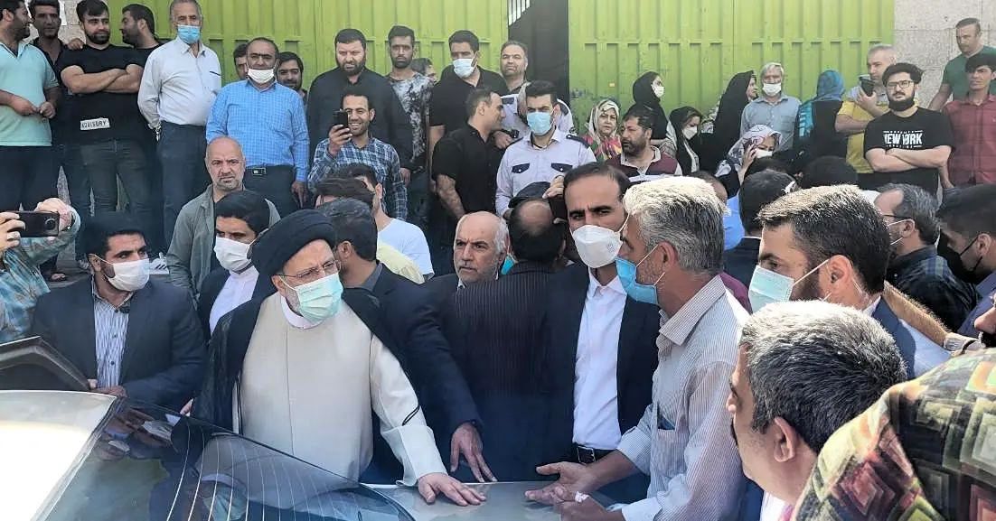 حضور رئیس جمهور در میادین و فروشگاه های سطح شهر و گفت و گو با مردم