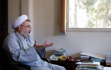 مسیح مهاجری خطاب به رئیس جمهور: تعارف با این و آن را کنار بگذارید/ در برگزاری مراسم محرم هیچیک از اصول مبارزه با کرونا را نمی توان رعایت کرد