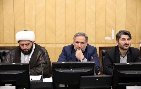 پیشنهادات جدید بودجه: کاهش مالیات بر سود شرکت‌ها به ۱۸ درصد و معافیت ۷ میلیون تومانی حقوق کارکنان از مالیات