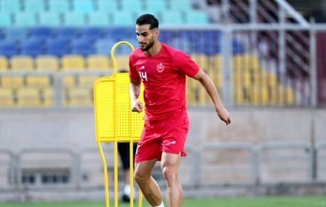 سرمربی پرسپولیس مخالف جدایی مهاجم ناراضی