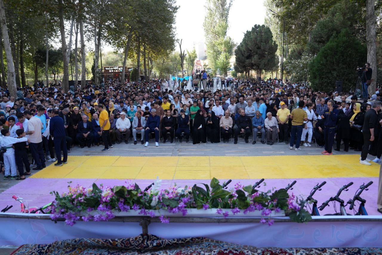 همایش بزرگ پیاده روی خانوادگی شهرستان مهاباد