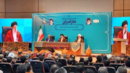 تجلیل واقعی از شهدا عمل به خواسته آنها و گره‌گشایی از زندگی مردم است