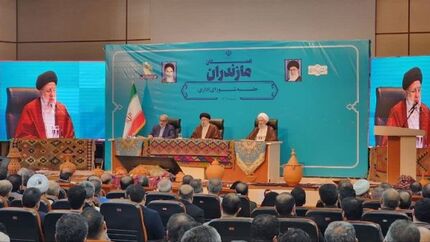 تجلیل واقعی از شهدا عمل به خواسته آنها و گره‌گشایی از زندگی مردم است