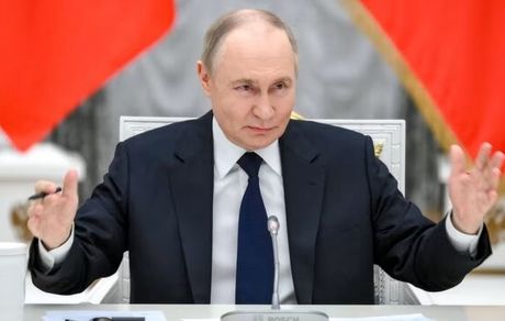 پوتین: هیچ شواهدی نیست که نشان دهد ایران به دنبال دستیابی به سلاح اتمی است