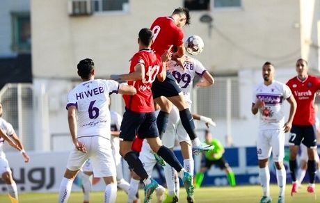 هوادار با مسعود شجاعی مقابل نساجی کامبک خورد