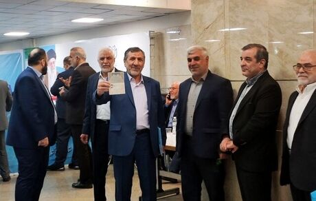 ثبت نام نماینده سابق تهران در مجلس برای انتخابات ریاست جمهوری