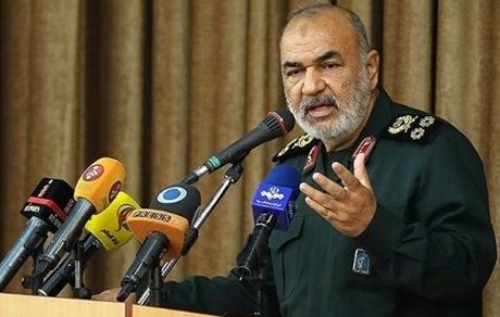 سردار سلامی: ما وقتی می‌زنیم شجاعانه می‌گوییم مگر پهپاد را نگفتیم؟/ وزیر دفاع: معامله بر سر توان موشکی مثل برداشتن دیوار و سقف خانه است