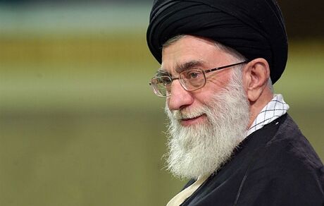 رهبر انقلاب: اگر نصف آن مقداری که صحبت می‌کنیم، کار کنیم دنیا آباد می‌شود