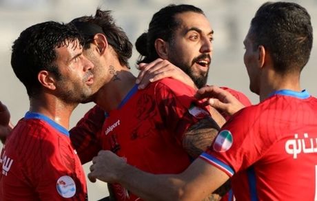 باخت تراکتور به نساجی / پرشورها پرانتقاد بودند