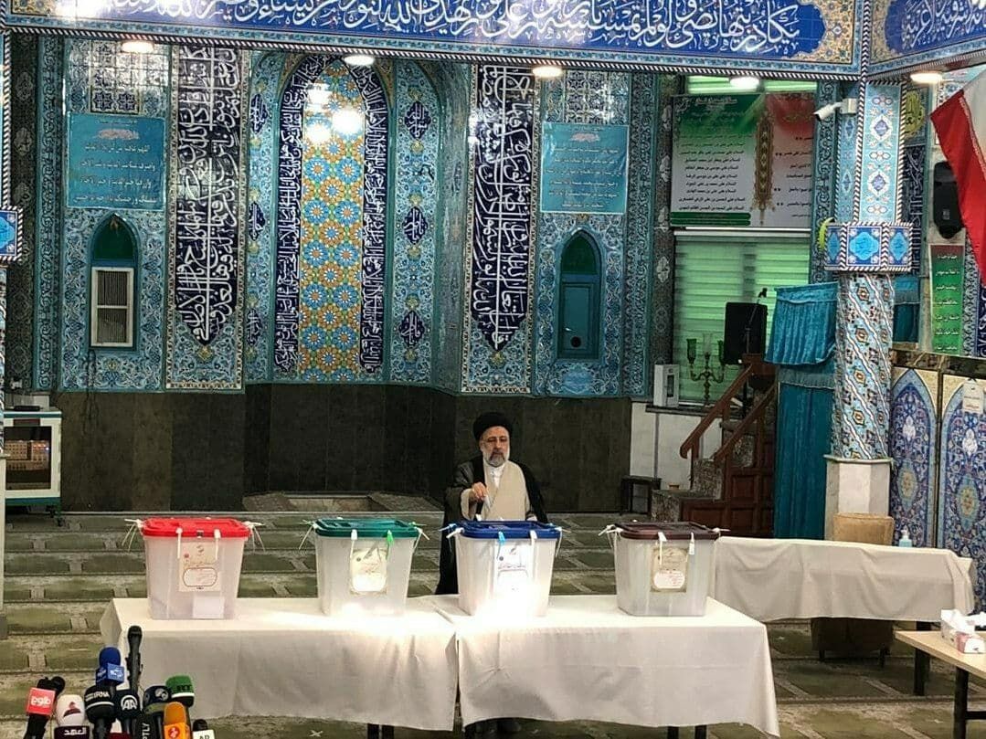 تصاویری از حضور پرشور در صف‌های رای‌گیری انتخابات ۱۴۰۰ / بخش اول