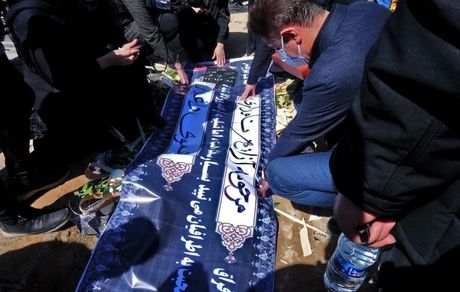 آزاده نامداری در قطعه هنرمندان آرام گرفت / پیام‌های هنرمندان درخصوص درگذشت مجری تلویزیون