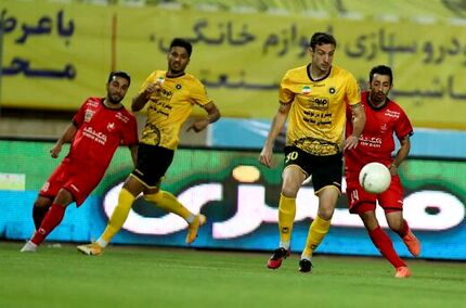 سپاهان به وضعیت بازی با پرسپولیس اعتراض کرد