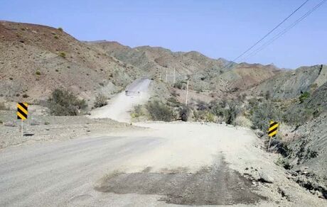 مسدود شدن راه ارتباطی ۱۲ روستای عنبرآباد