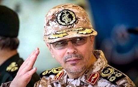 سرلشکر باقری: با شیوع کرونا، همگان نقش بی بدیل پزشکان در کاهش آلام را به نظاره نشستند