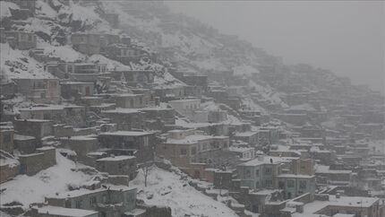برف، ده‌ها نفر را در افغانستان کشت