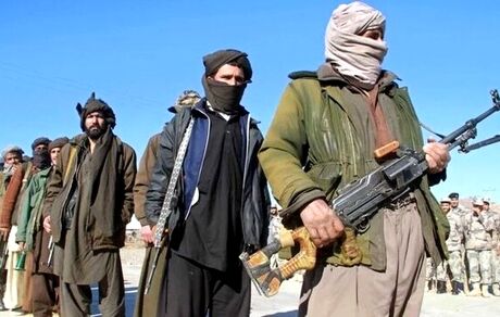 ۱۴ کشته و ۳۷ گروگان در بین نیروهای ارتش افغانستان در جریان درگیری با طالبان