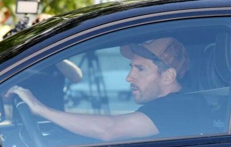 مسی از کجا پول درمی‌آورد؟