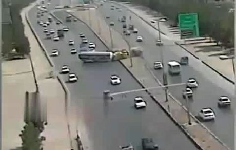 لحظه تصادف مرگبار پراید با تانکر حمل سوخت در مشهد