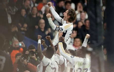 پیروزی ارزشمند رئال مادرید مقابل سویا / مودریچ تعویض طلایی به داد کهکشانی‌ها رسید