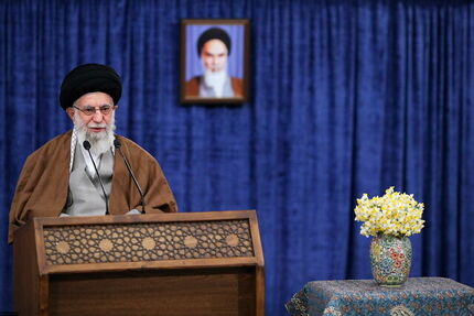 رهبر انقلاب: دانش و فناوری پیشرفته نقش آفرینی فراوان و کاملی در همه عرصه های تولید داشته باشد