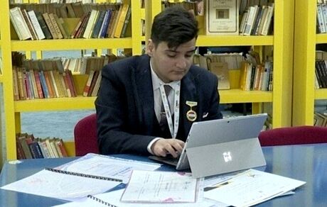 یک دانش آموز عراقی، دستگاه تشخیص زودهنگام بیماری سرطان ساخت