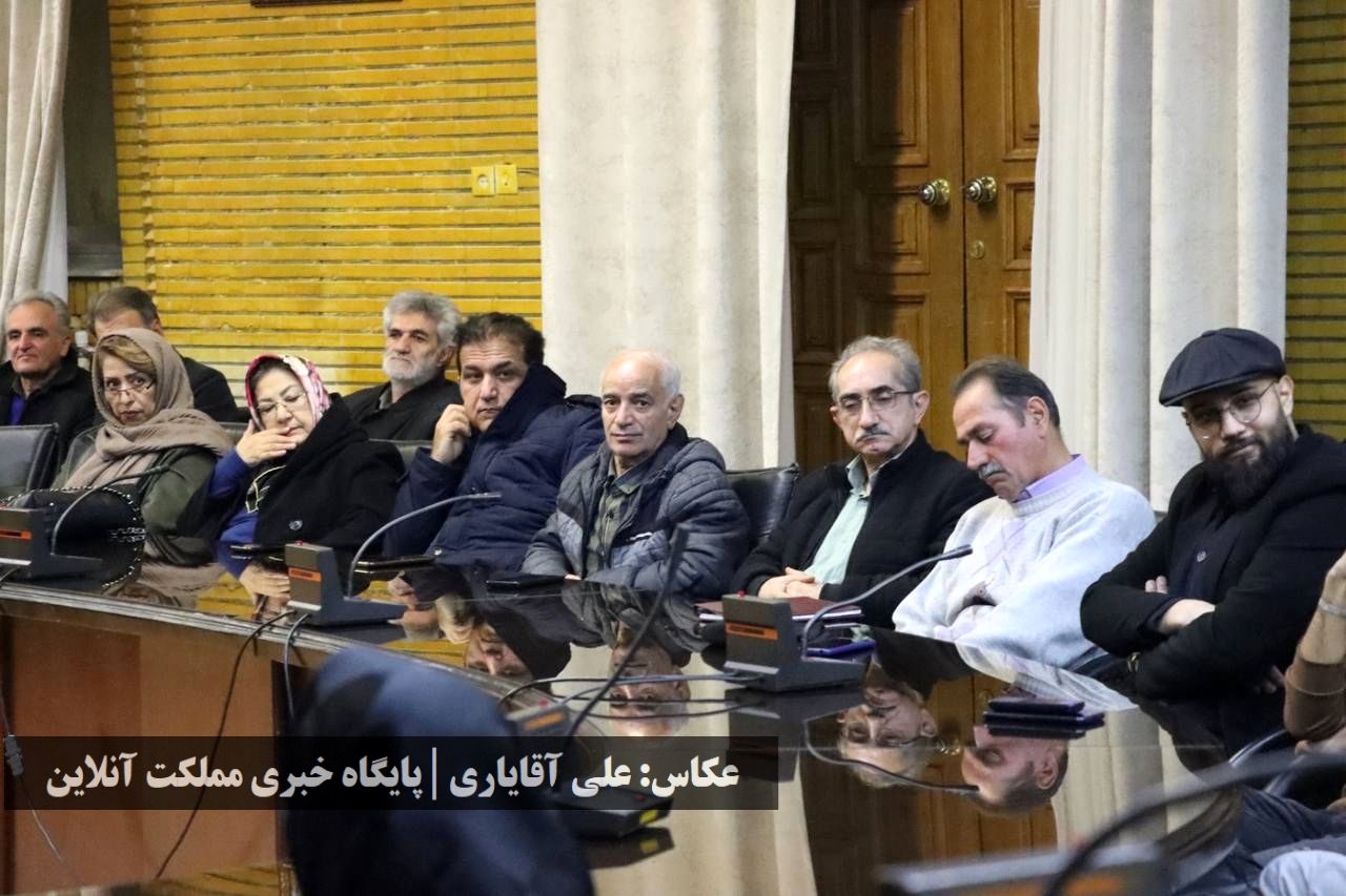نشست انجمن ادبی قرار پیرامون زندگی‌ و آثار شاعر معاصر ارومیه‌ای