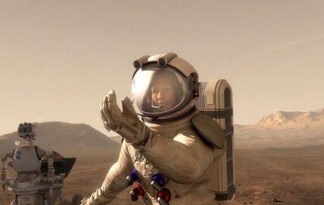 اولین انسانی که به مریخ می‌رود یک زن خواهد بود