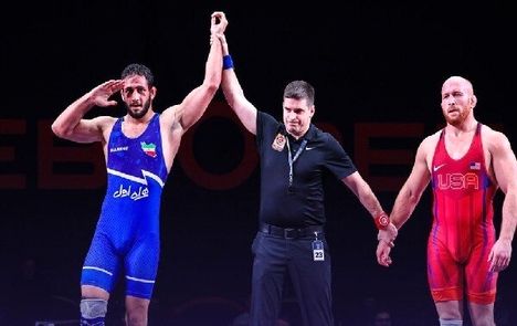 آزادکار وزن ۹۷ کیلوگرم ایران چند ثانیه برای طلا کم آورد
