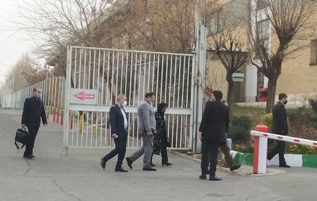 جلسه هیات رئیسه فدراسیون فوتبال برای عزل عزیزی خادم آغاز شد