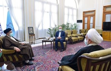تاکید سران قوا بر اقدامات اجرایی جهت حل مشکلات اقتصادی
