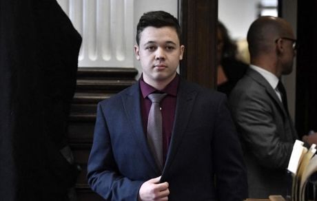 تبرئه شدن متهم ۱۸ ساله تیراندازی مرگبار در آمریکا