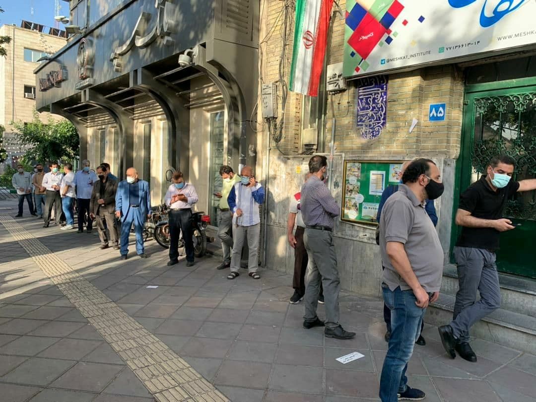 تصاویری از حضور پرشور در صف‌های رای‌گیری انتخابات ۱۴۰۰ / بخش اول