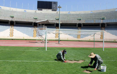 تصاویر فاجعه‌آمیز از ترمیم چمن ورزشگاه آزادی / واکنش تمسخرآمیز نیمار و فوتبال عربستان
