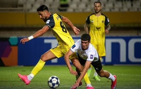 فرار همراه با خوش شانسی سپاهان از شکست مقابل نماینده ترکمنستان در دقیقه ۷+۹۰