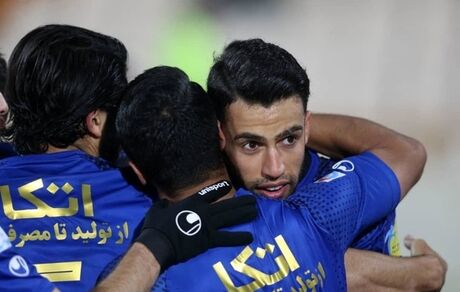 هافبک استقلال: ما هم در معرض کرونا هستیم 