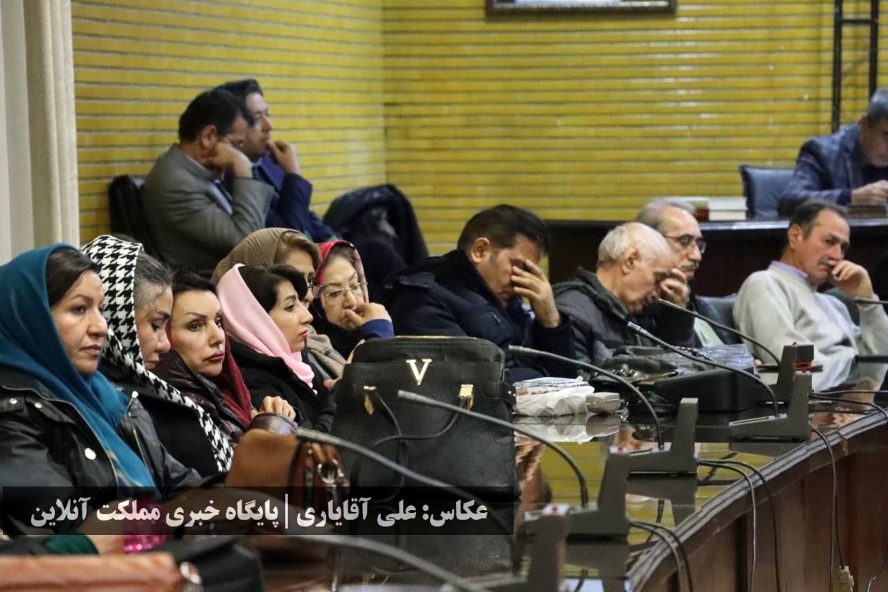 نشست انجمن ادبی قرار پیرامون زندگی‌ و آثار شاعر معاصر ارومیه‌ای
