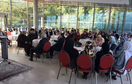 توقف ظریف در آلمان و دیدار با ایرانیان مقیم فرانکفورت