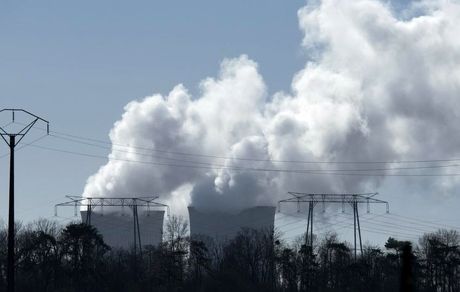 نصف راکتورهای اتمی فرانسه از مدار خارج شدند